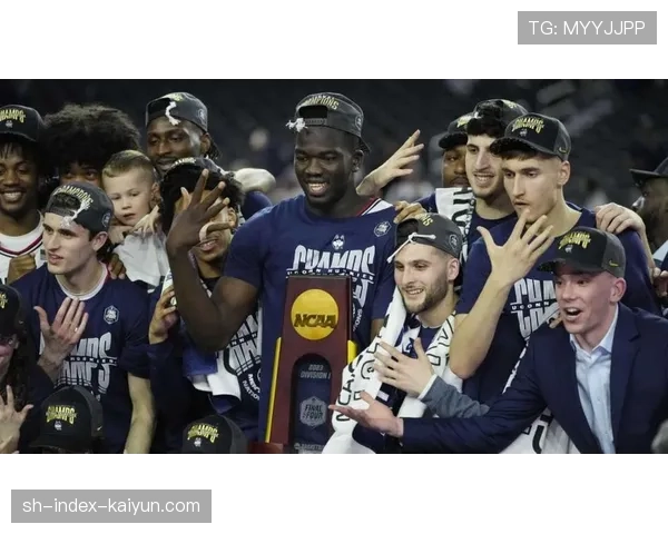 NCAA“疯狂三月”落幕:普渡大学加时击败北卡,夺得队史首冠 NCAA“疯狂三月”落幕:普渡大学加时击败北卡,夺得队史首冠